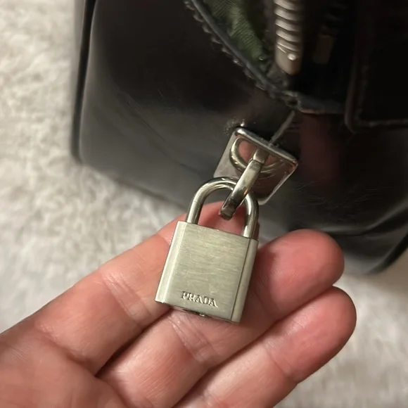 Prada Large green nylon and brown leather commuter bowling bag & lock & keys - Picture 4 of 17